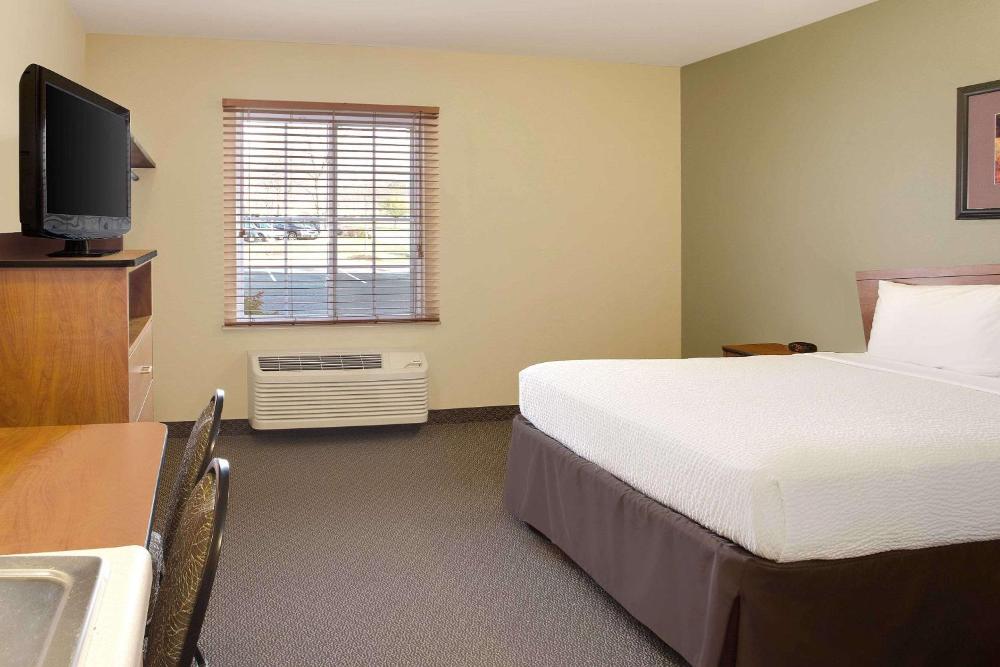 Queen Room - Disability Access/Smoking interior